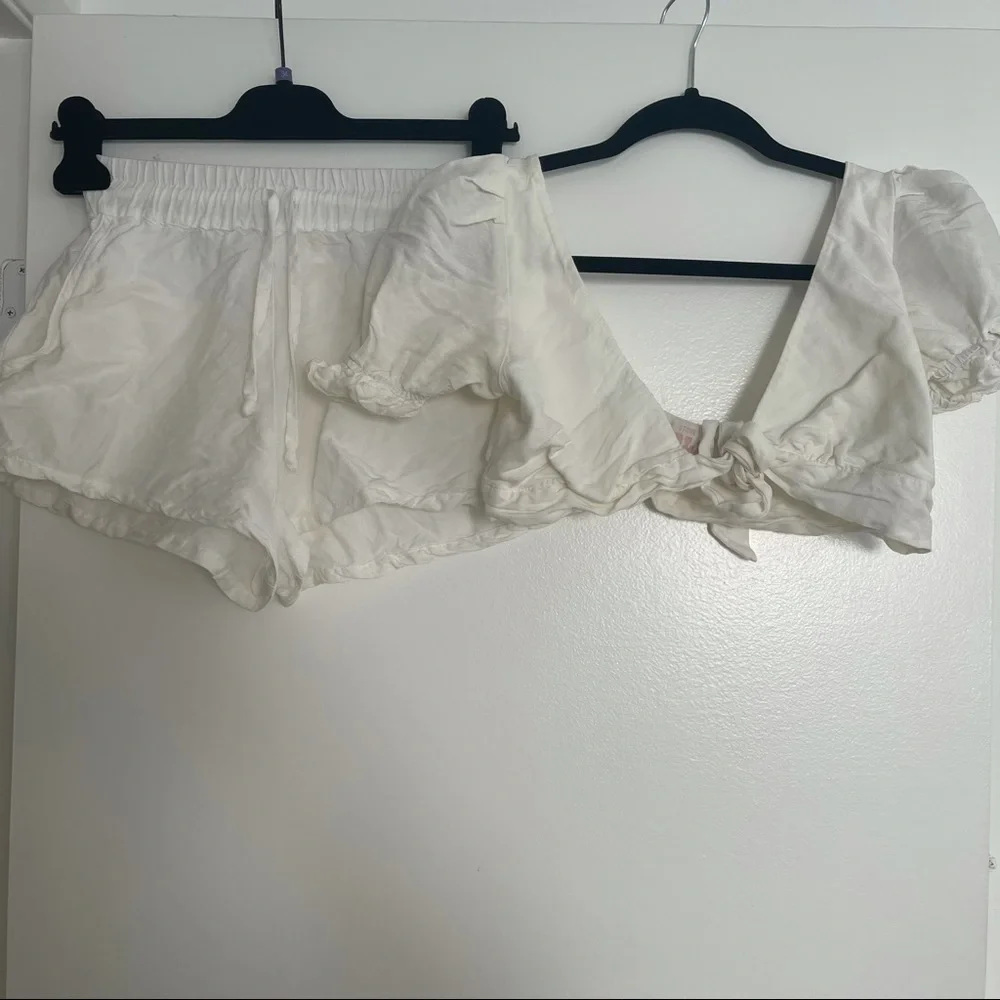 Stone Cold Fox Linen Set in White Size 0 - Picture 4 of 7